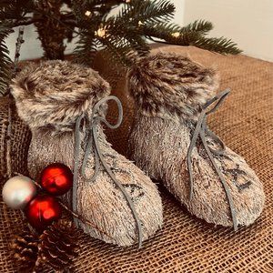 Faux Fur Trim Mrs. Claus Silver Glitter Bootie Skates